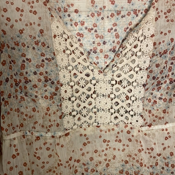 0095 Decree bohemian, floral chiffon lace, sheer top size medium - Picture 2 of 5